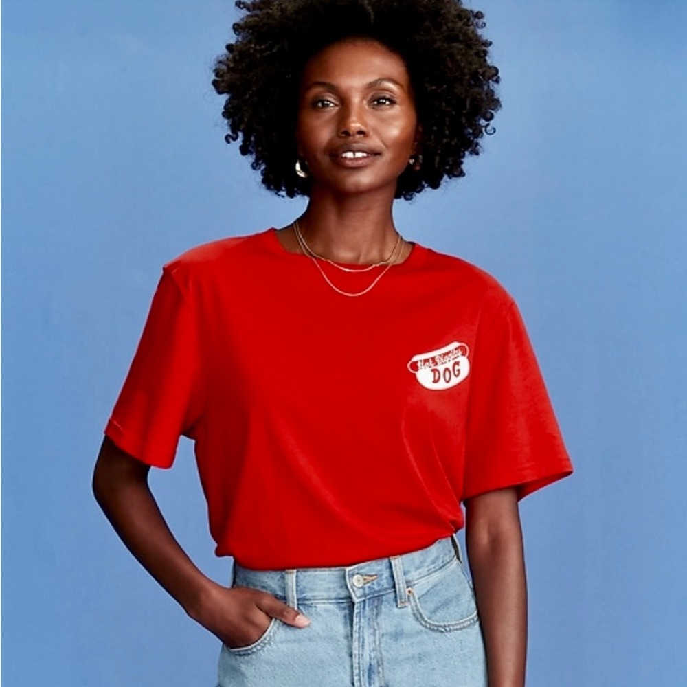 Old Navy x Disney
Mickey Mouse Graphic 
XXL | Mickey Mouse Hot
Dog (Red)